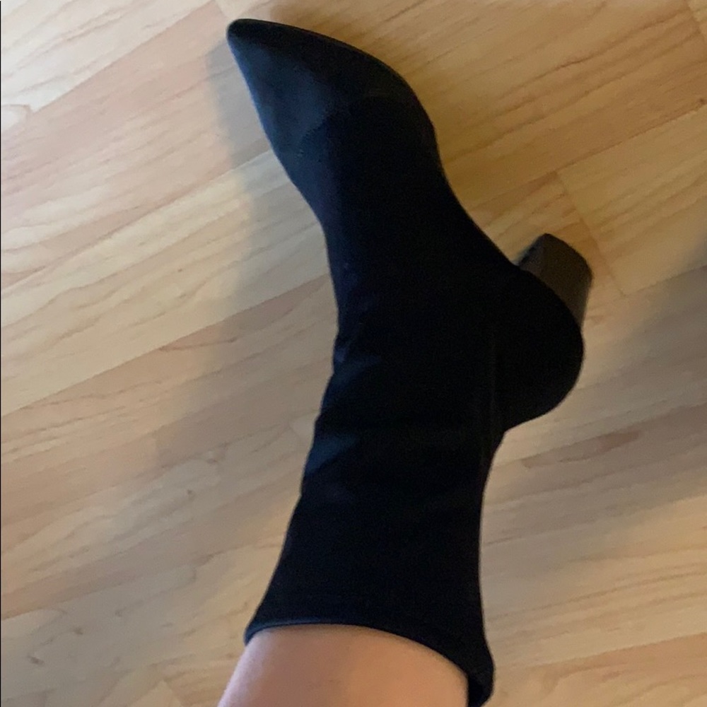 Boots - Picture 5 of 10